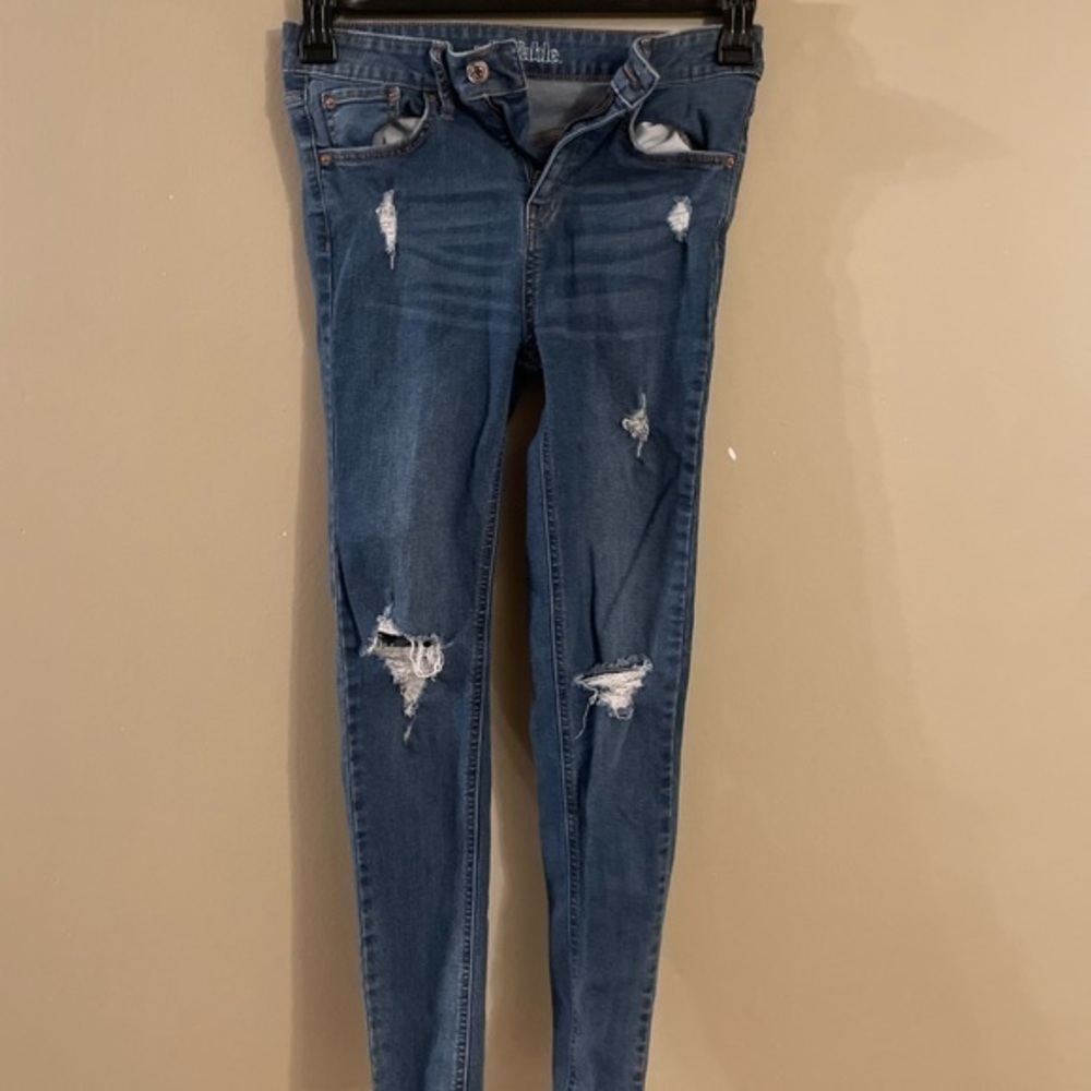 Wild Fable Distressed Dark Denim Skinny Jeans Size 4